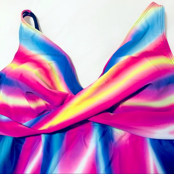 Plus Size 3X Cross Front Vivid 🌈 Tankini Swimsuit Top 🆕 - Picture 6 of 12